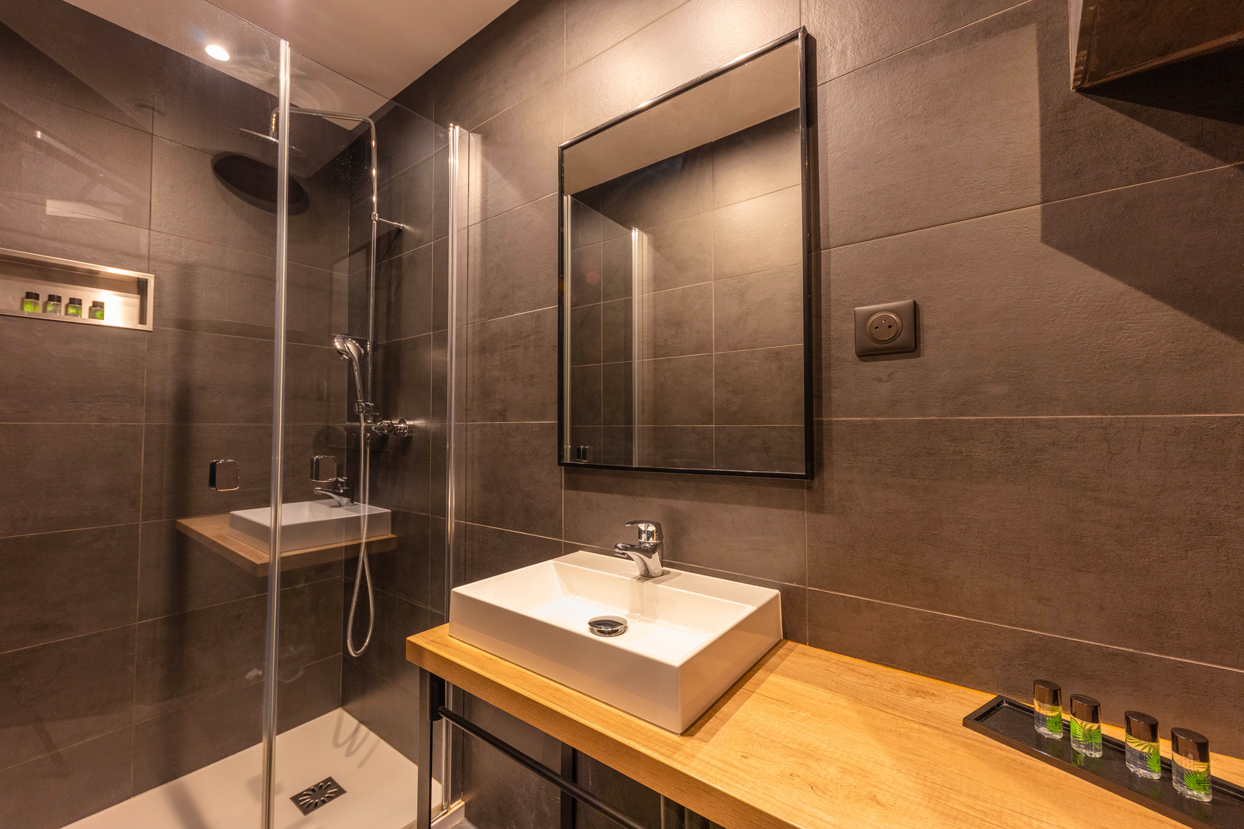 Chambre tout confort l'argentée hotel pas cher paris les halles
